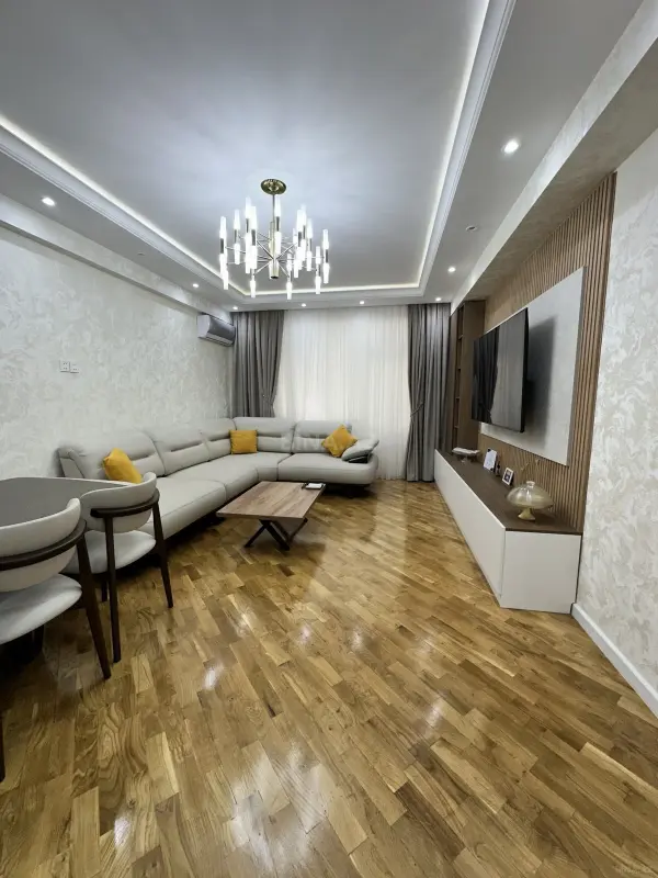 Satılır 3 otaqlı mənzil 128 m²