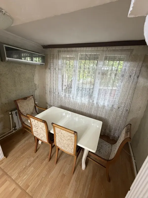 Kirayə verilir 4 otaqlı mənzil 130 m²
