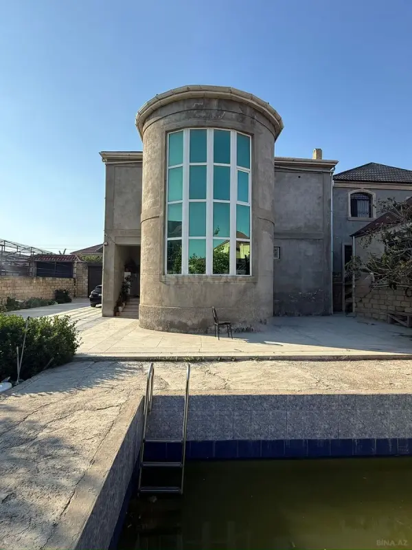 Satılır 7 otaqlı həyət evi 273 m²