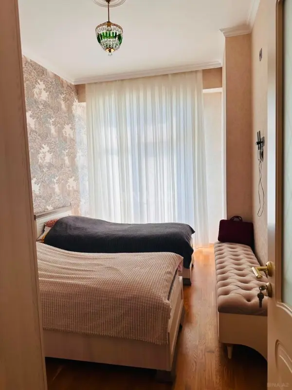 Kirayə verilir 2 otaqlı mənzil 85 m²