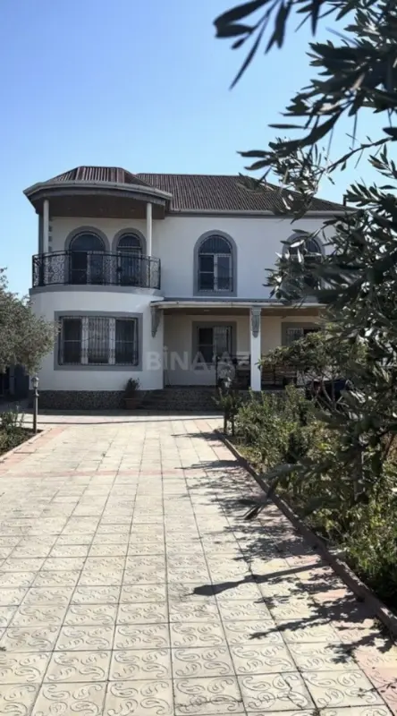 Satılır 5 otaqlı həyət evi 250 m²