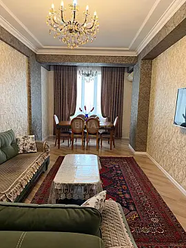 Satılır 3 otaqlı mənzil 130 m² — Bakı, İnşaatçılar 3 otaq 130.00 m²