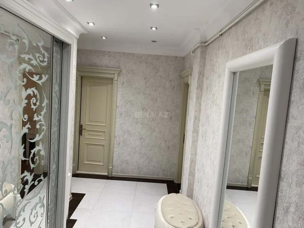 Kirayə verilir 2 otaqlı mənzil 88 m²