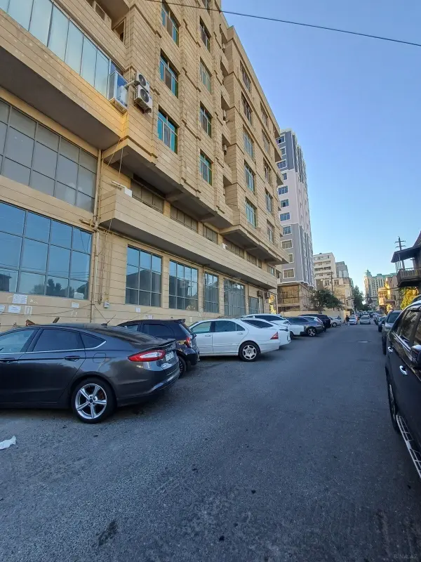 Kirayə verilir obyekt 155 m²
