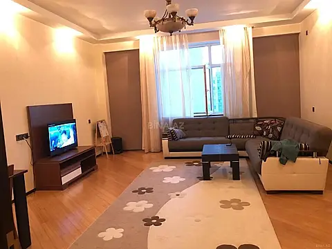 Kirayə verilir 3 otaqlı mənzil 130 m² — Bakı, Nizami 3 otaq 130.00 m²