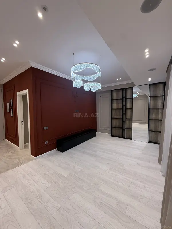 Satılır 2 otaqlı mənzil 77 m²
