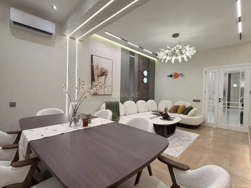 Satılır 3 otaqlı mənzil 117 m²