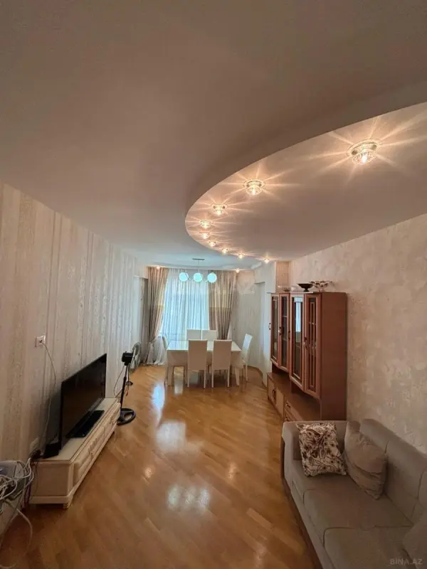 Kirayə verilir 2 otaqlı mənzil 60 m²
