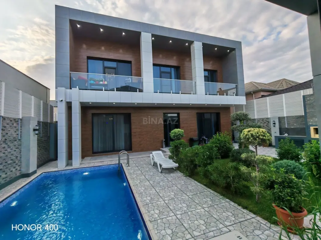 Satılır 5 otaqlı həyət evi 220 m²