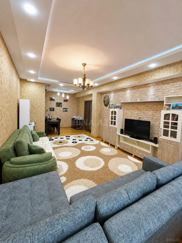 Satılır 3 otaqlı mənzil 130 m²