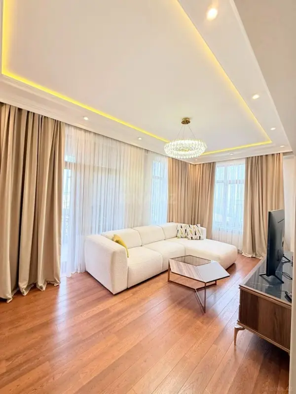 Satılır 2 otaqlı mənzil 79 m²