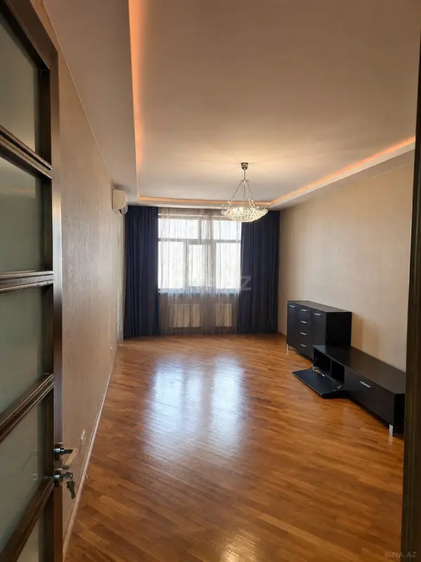 Satılır 3 otaqlı mənzil 95 m²