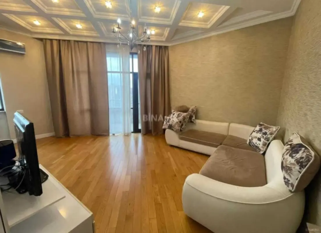 Kirayə verilir 3 otaqlı mənzil 110 m²