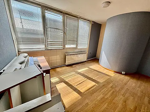 Kirayə verilir 14 otaqlı ofis 600 m² — Bakı 14 otaq 600.00 m²