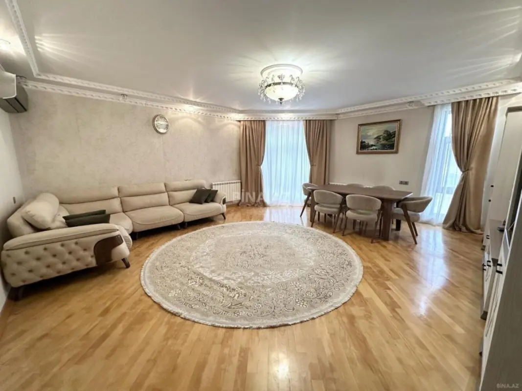 Satılır 4 otaqlı mənzil 155 m²