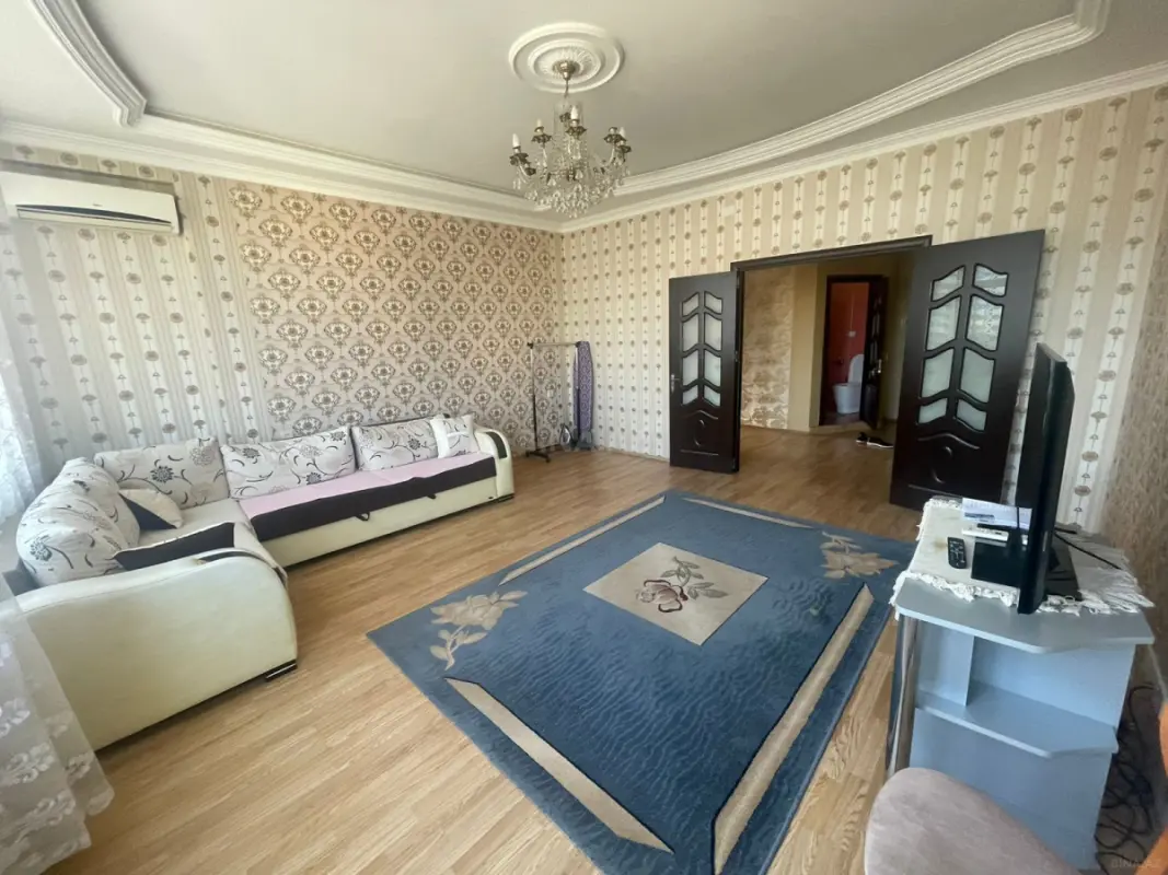 Kirayə verilir 2 otaqlı mənzil 95 m²