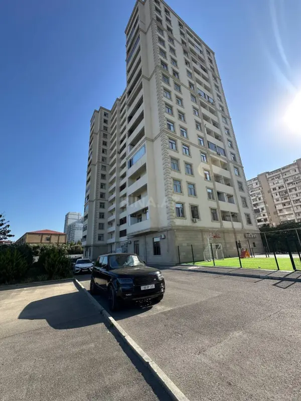Satılır 3 otaqlı mənzil 125 m²