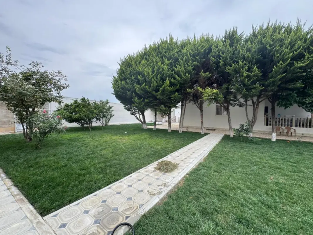 Satılır 4 otaqlı həyət evi 150 m²