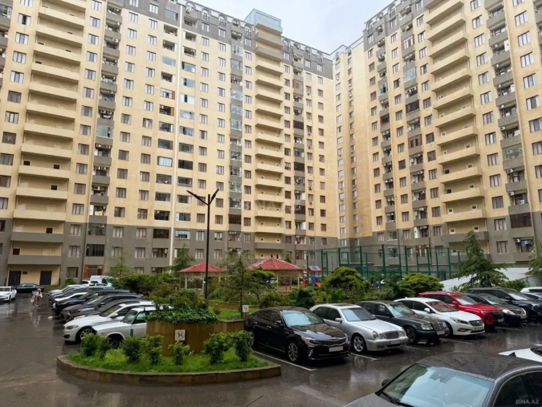 Satılır 2 otaqlı mənzil 76 m²