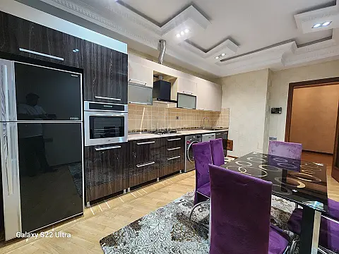 Satılır 3 otaqlı mənzil 136 m² — Bakı 3 otaq 136.00 m²