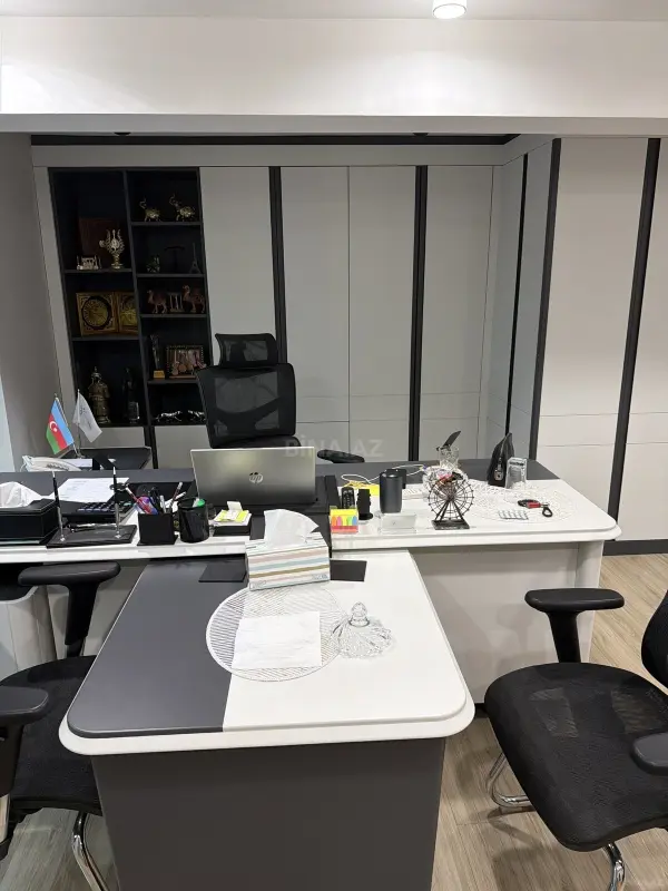 Kirayə verilir 15 otaqlı mənzil 380 m²