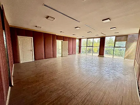 Kirayə verilir 5 otaqlı ofis 150 m² — Bakı 5 otaq 150.00 m²