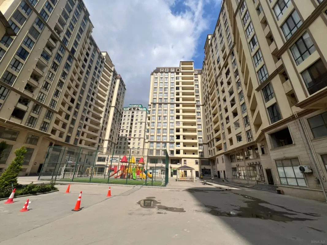 Satılır 2 otaqlı mənzil 61 m²