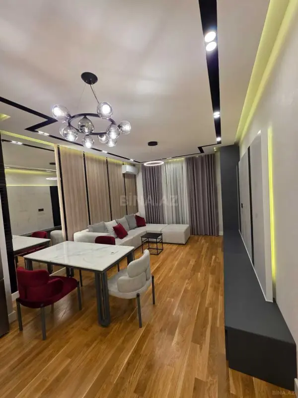 Kirayə verilir 3 otaqlı mənzil 135 m²