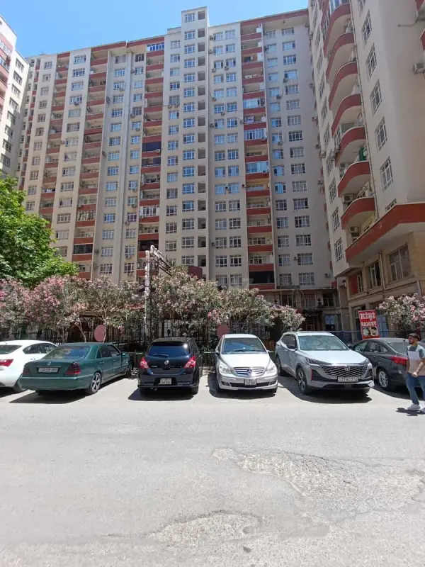 Satılır 2 otaqlı mənzil 85 m²