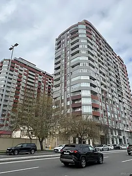 Satılır 3 otaqlı mənzil 128 m² — Bakı 3 otaq 128.00 m²