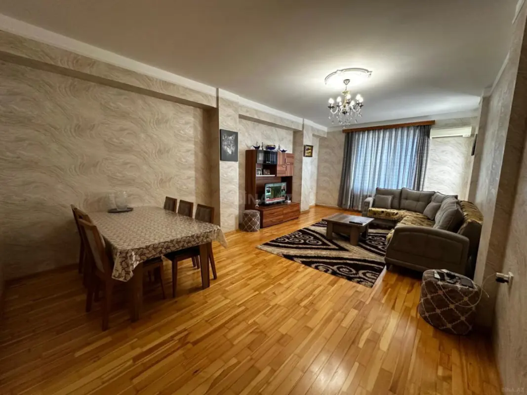 Satılır 4 otaqlı mənzil 170 m²