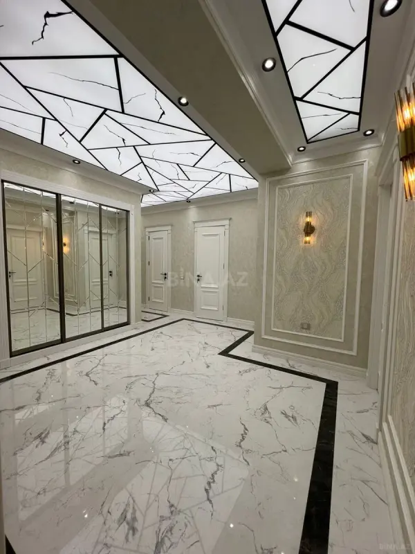 Satılır 3 otaqlı mənzil 137 m²