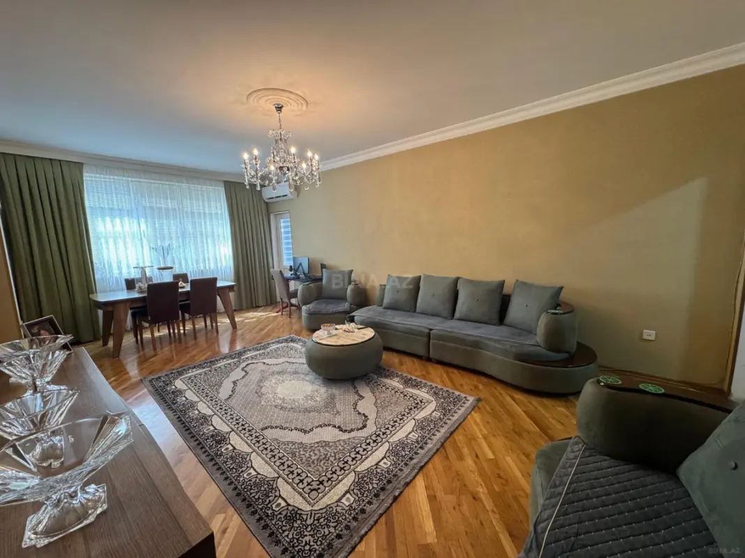 Satılır 3 otaqlı mənzil 105 m²