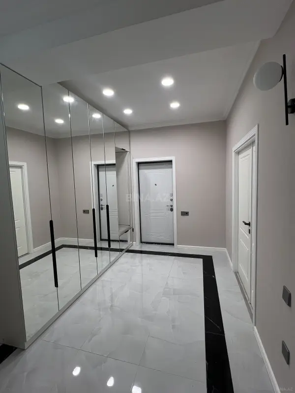 Satılır 2 otaqlı mənzil 93.3 m²