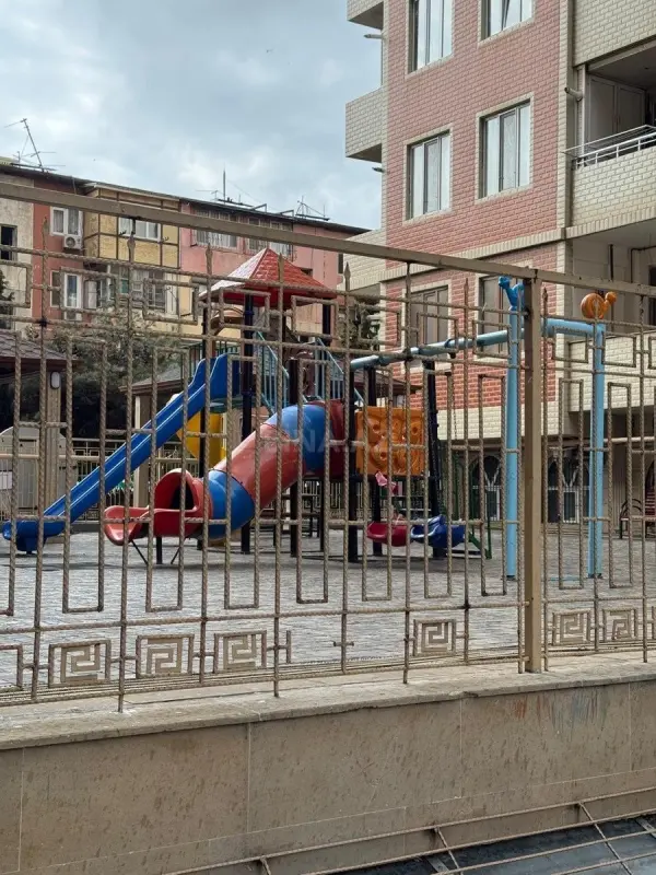 Satılır 2 otaqlı mənzil 61 m²