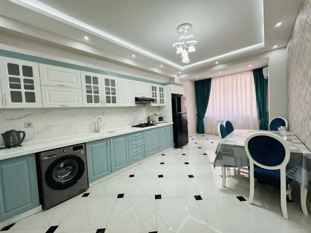 Satılır 2 otaqlı mənzil 107 m²
