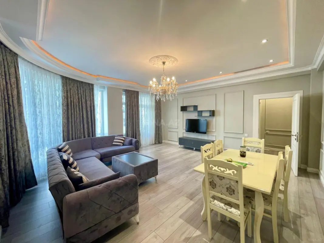 Kirayə verilir 3 otaqlı mənzil 140 m²