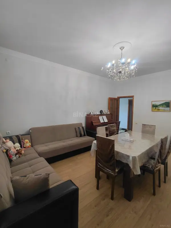 Satılır 2 otaqlı mənzil 72 m²