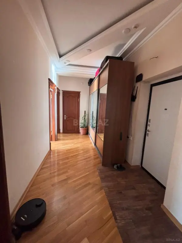Kirayə verilir 3 otaqlı mənzil 124 m²