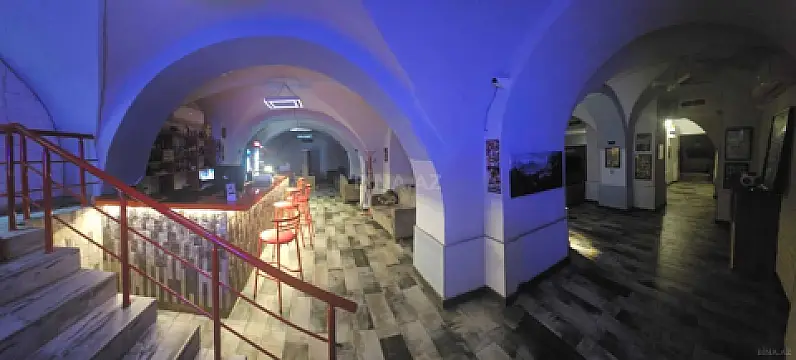 Kirayə verilir obyekt 300 m² — Bakı 300.00 m²