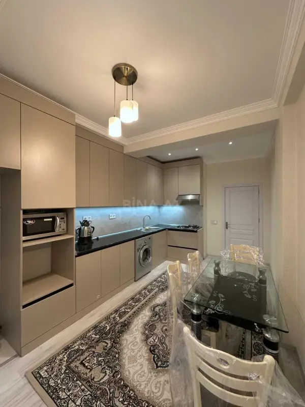 Kirayə verilir 3 otaqlı mənzil 127 m²