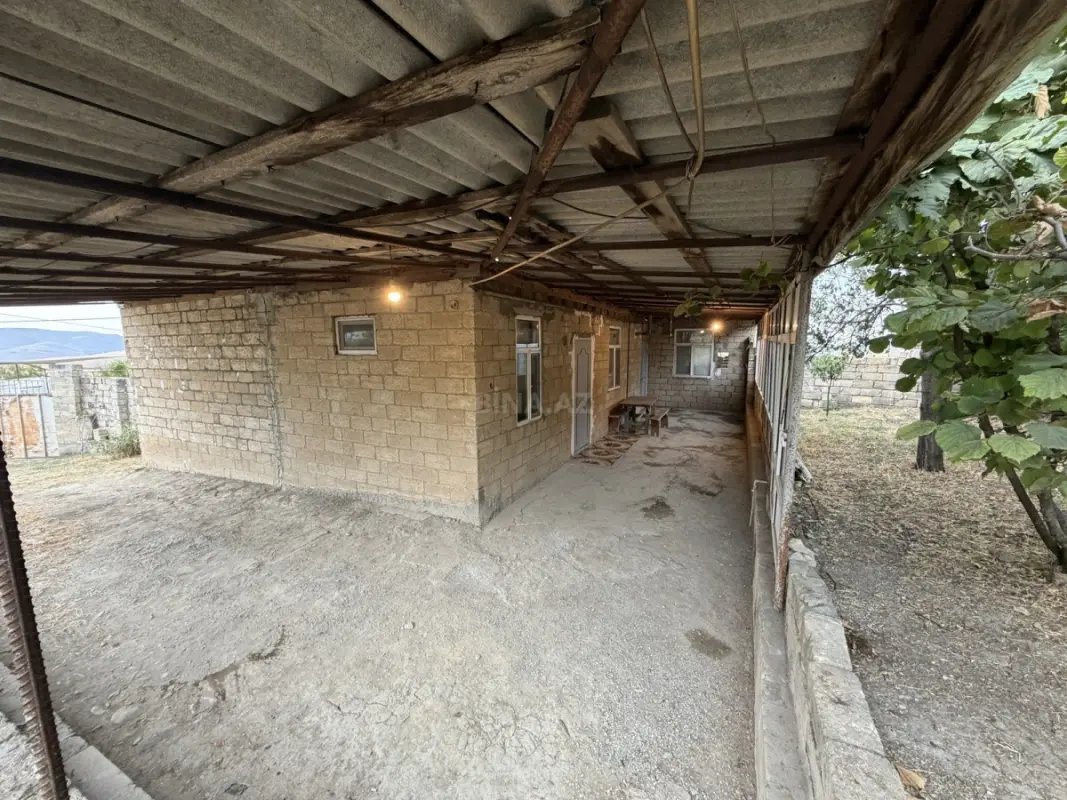 Satılır 7 otaqlı həyət evi 40 m²