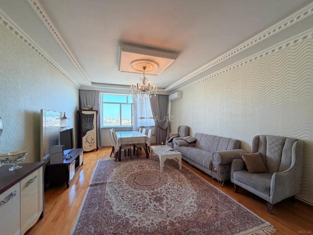 Satılır 3 otaqlı mənzil 137 m²