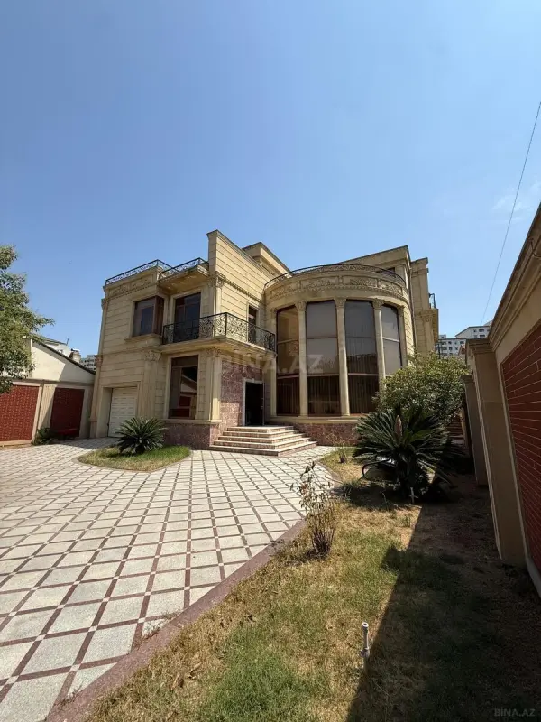 Satılır 8 otaqlı həyət evi 665 m²