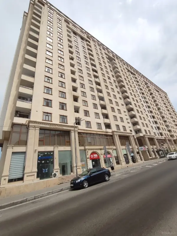 Satılır 2 otaqlı mənzil 104 m²