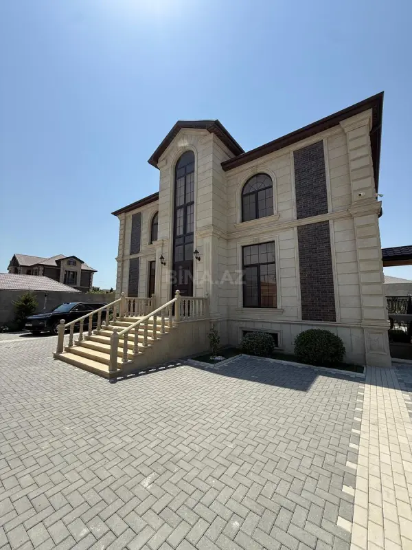Satılır 5 otaqlı həyət evi 450 m²