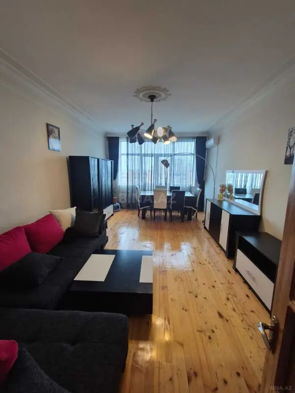 Satılır 2 otaqlı mənzil 93 m²