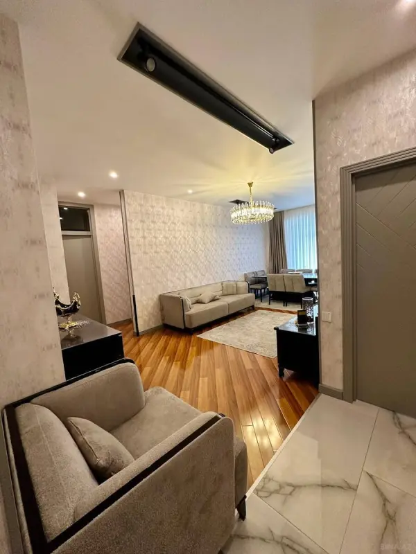 Satılır 3 otaqlı mənzil 107 m²