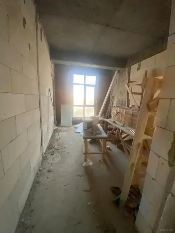 Satılır 4 otaqlı mənzil 126 m²