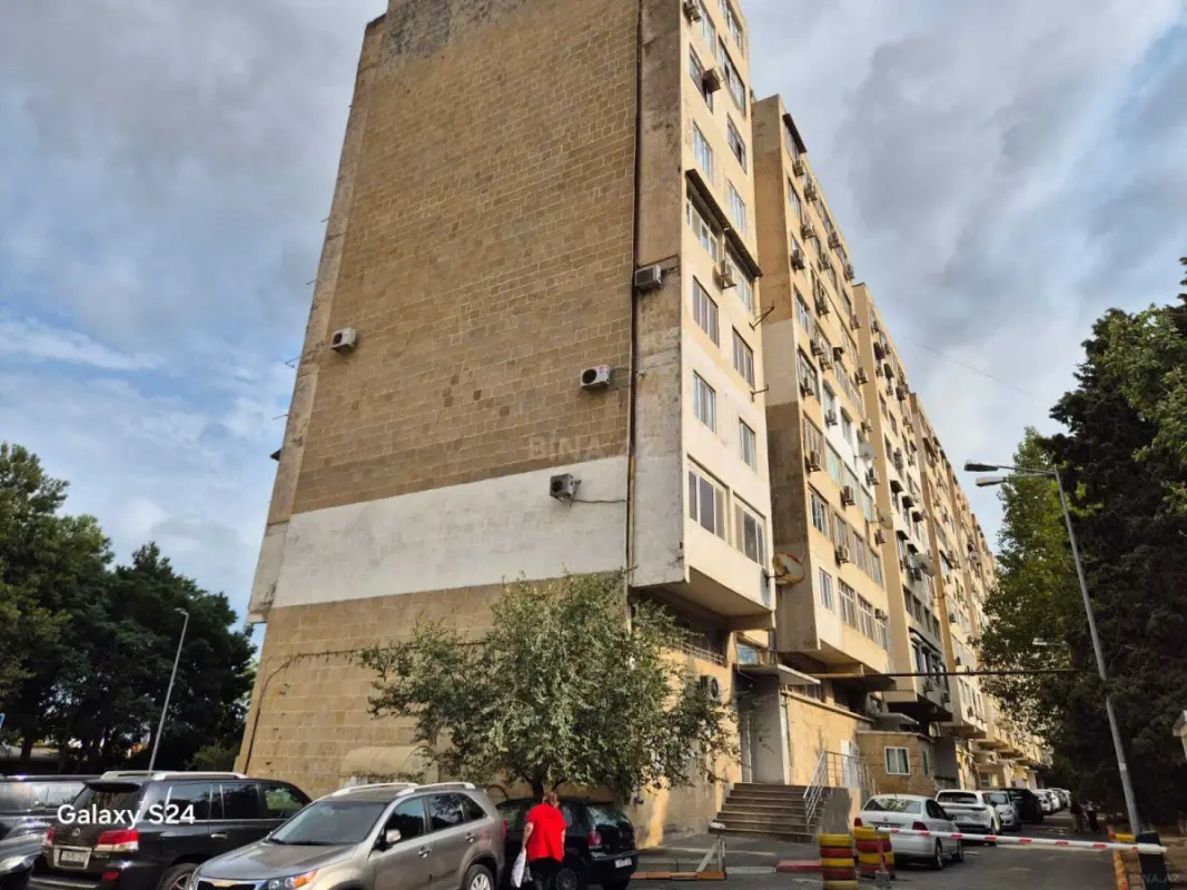 Satılır 4 otaqlı mənzil 120 m²